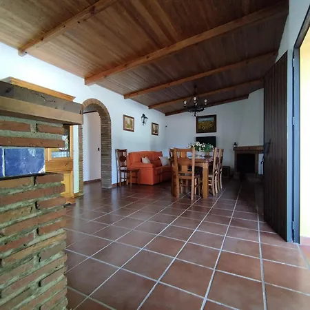 Holiday home Vivienda Rural Madronos *